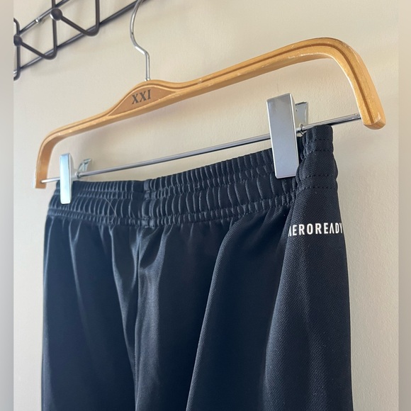 Adidas pants 🖤 - Picture 3 of 7